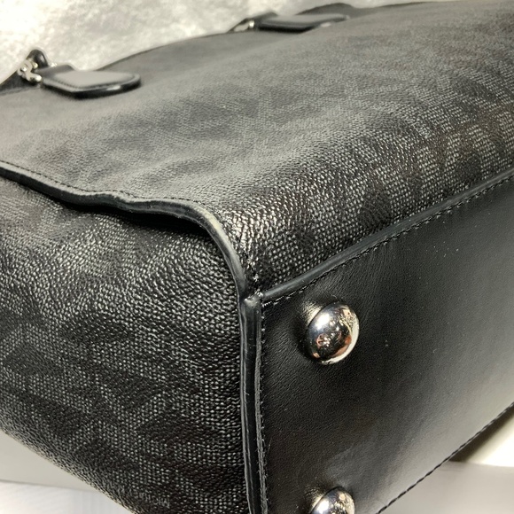 Michael Kors Signature Dee Dee Tote - Picture 11 of 16